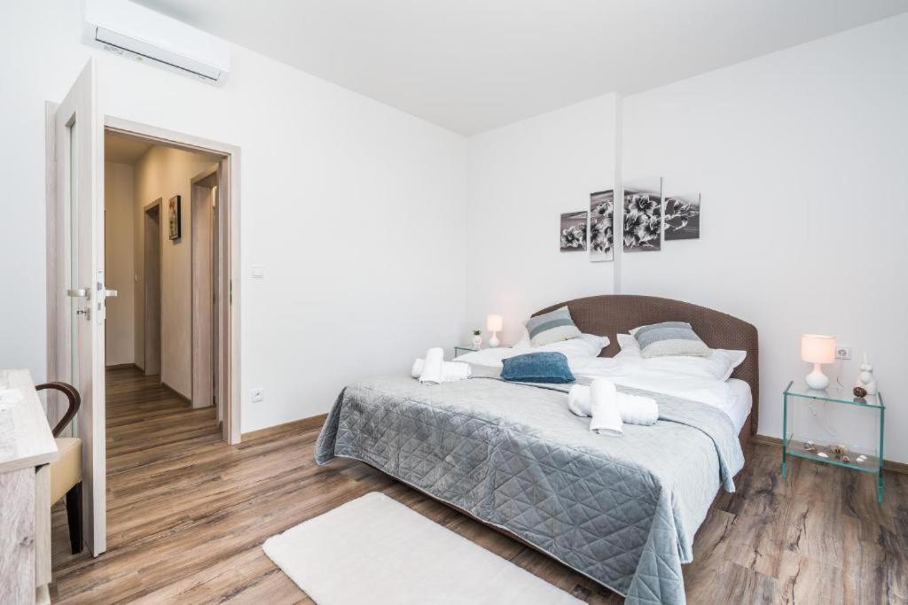 Perla Hradce 101 Apartment Hradec Kralove Exterior photo